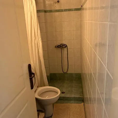 Tilde By The Square, Διαμέρισμα *